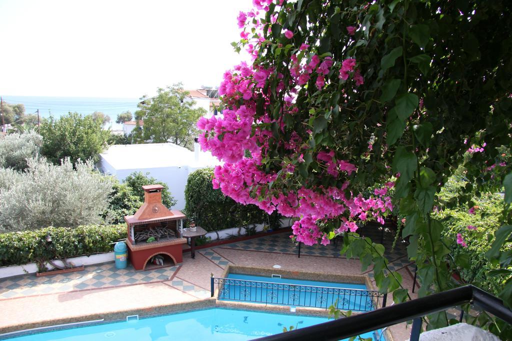 Hotel Mary มาราโธคามปอส ภายนอก รูปภาพ